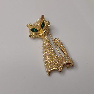 Gold Tone Faux Pearl Cat Brooch With Green Eyes